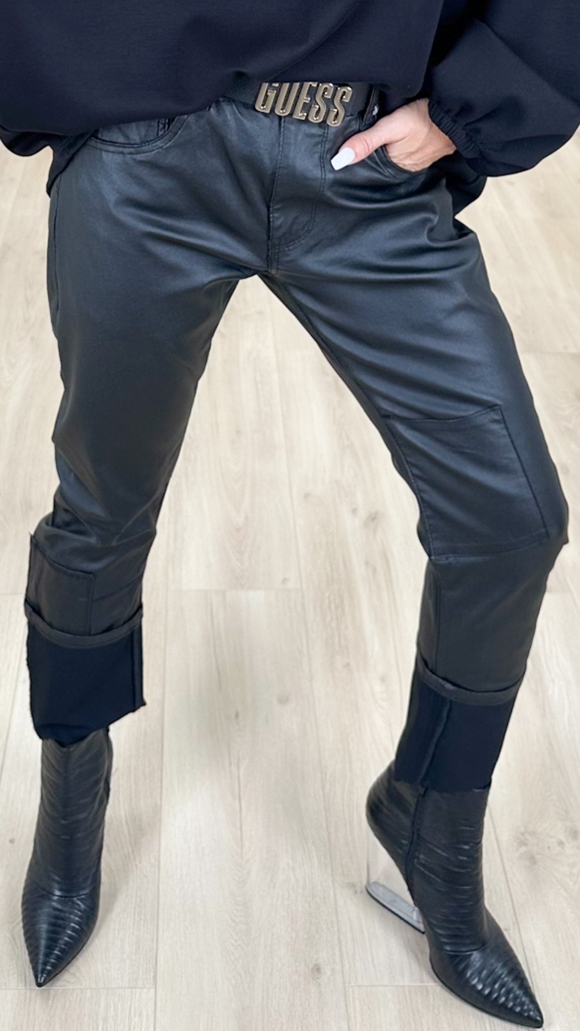 Image of Le pantalon BLACK LEATHER