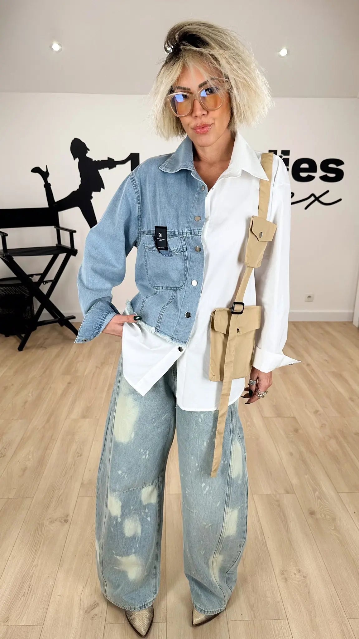 Image of chemise_cargo_denim_féminin_féminine_fashion_mode_stylée_coton_oversize_tendance_moderne_look_cargo_safari_casual_design