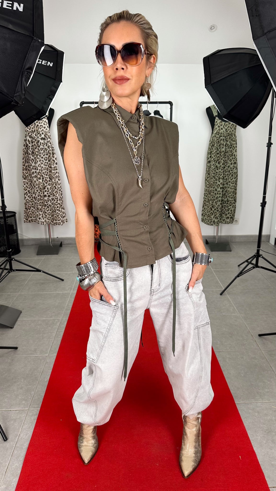 chemisier_safari_moderne_kaki_lacets