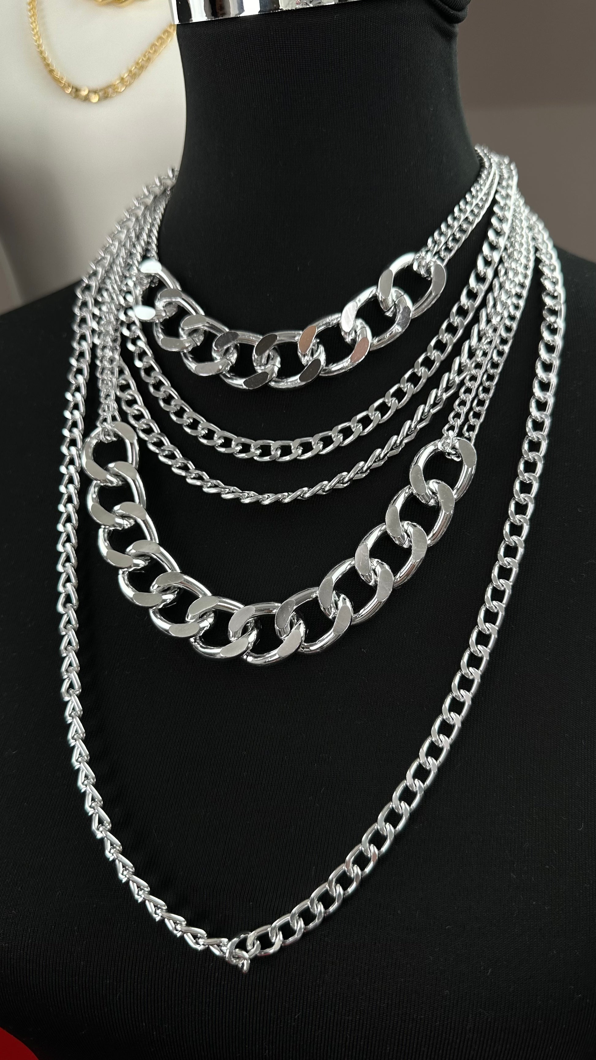 El collar CLAUDIA, 2 colores a elegir