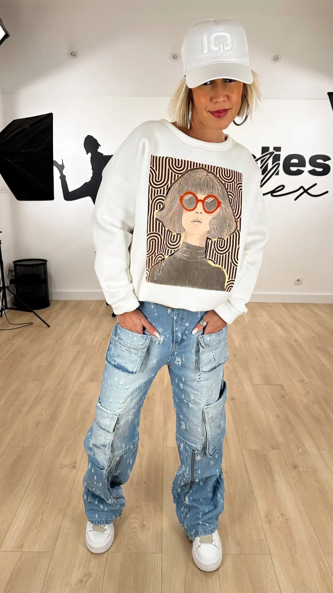 Image of jean_femme_pantalon_cargo_fashion_mode_tendance_coupe_droite_usé_déchirures_