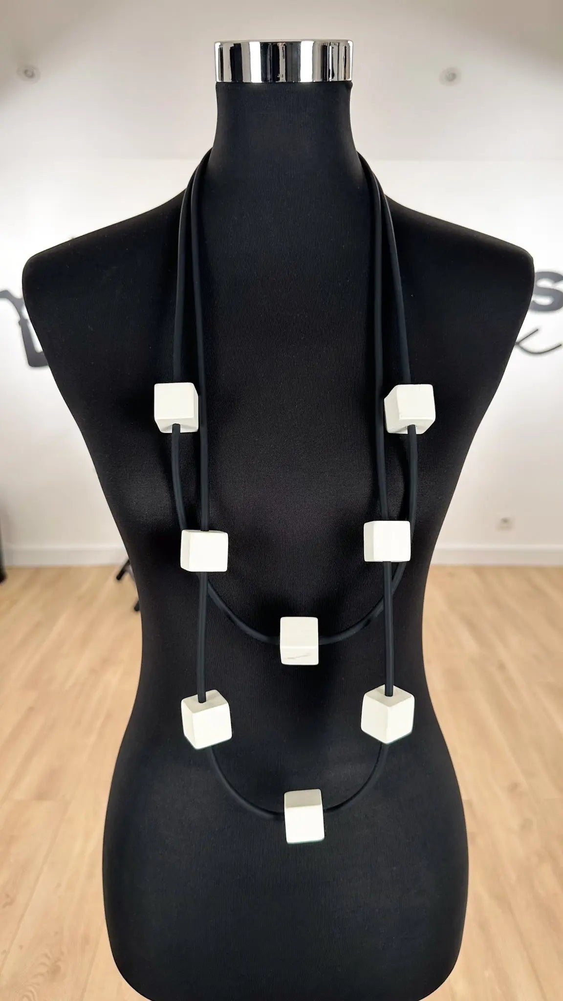 Image of Collier CUBE Les Folies d'Alex
