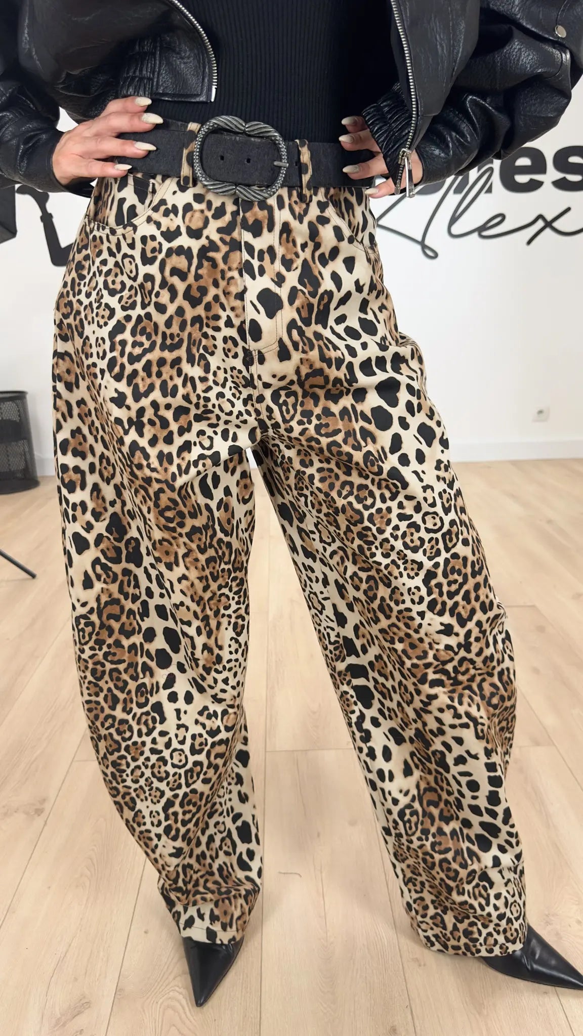 Image of Article LIVE 108 PANTALON LEOPARD Les Folies d'Alex