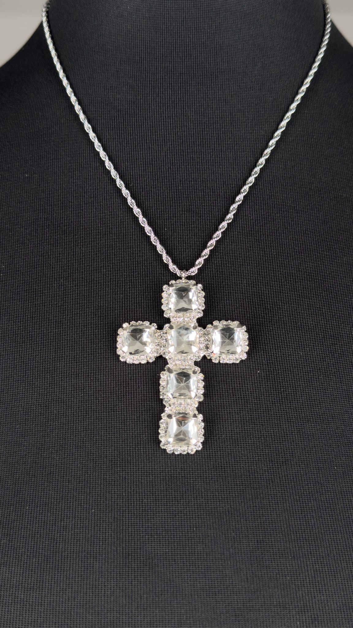 Image of EL COLLAR DE CRISTAL