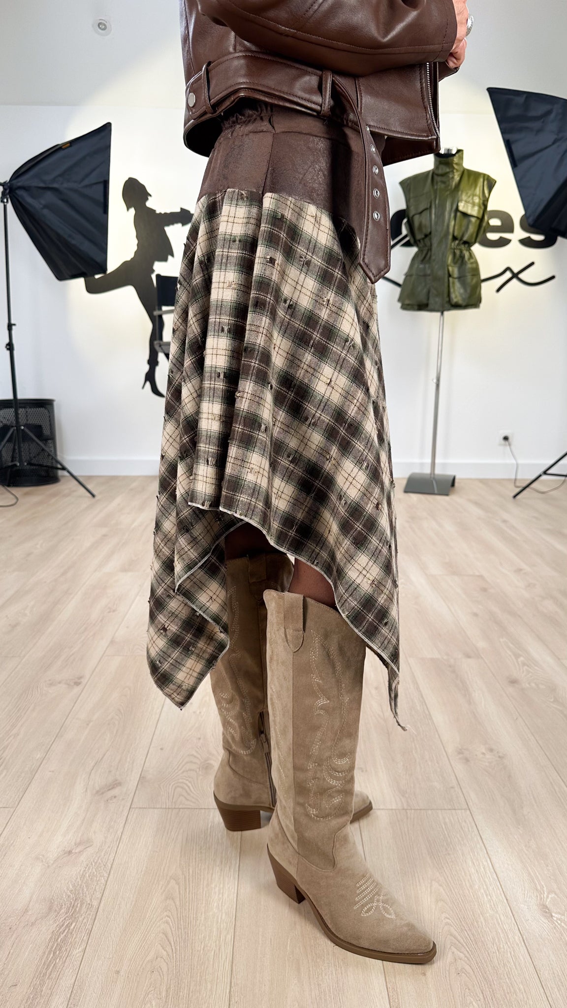 Image of La falda de OUTLANDER