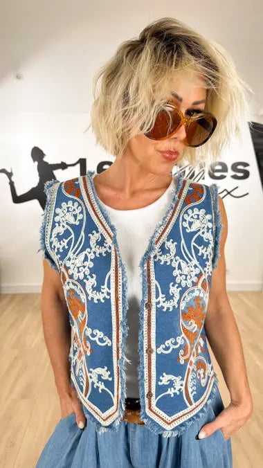 Image of gilet_femme_féminin_fashion_mode_bohème_chic_broderies_casual