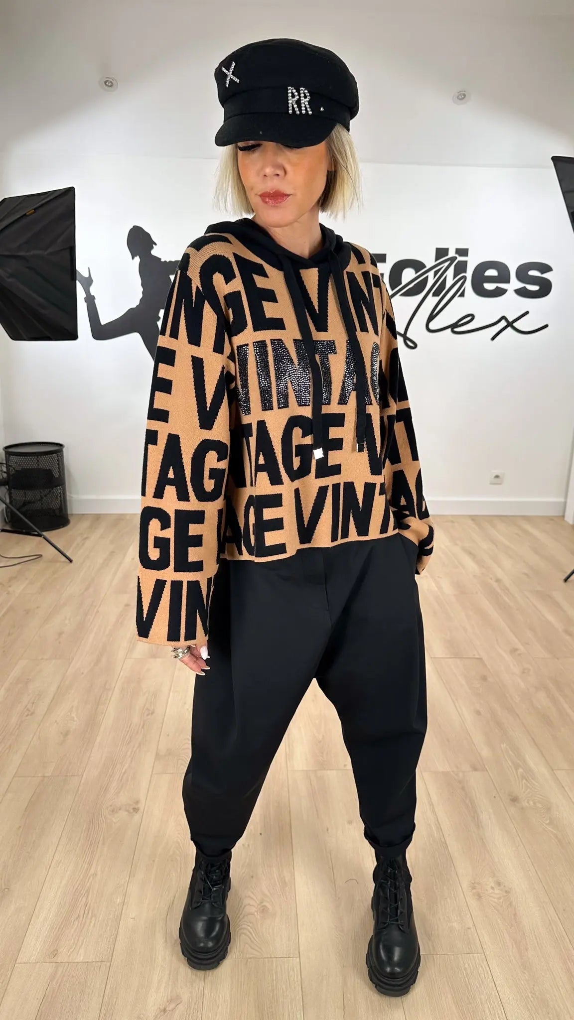 pull_femme_vintage_rétro_fashion_mode_tendance_miniclous_brillants_graphique