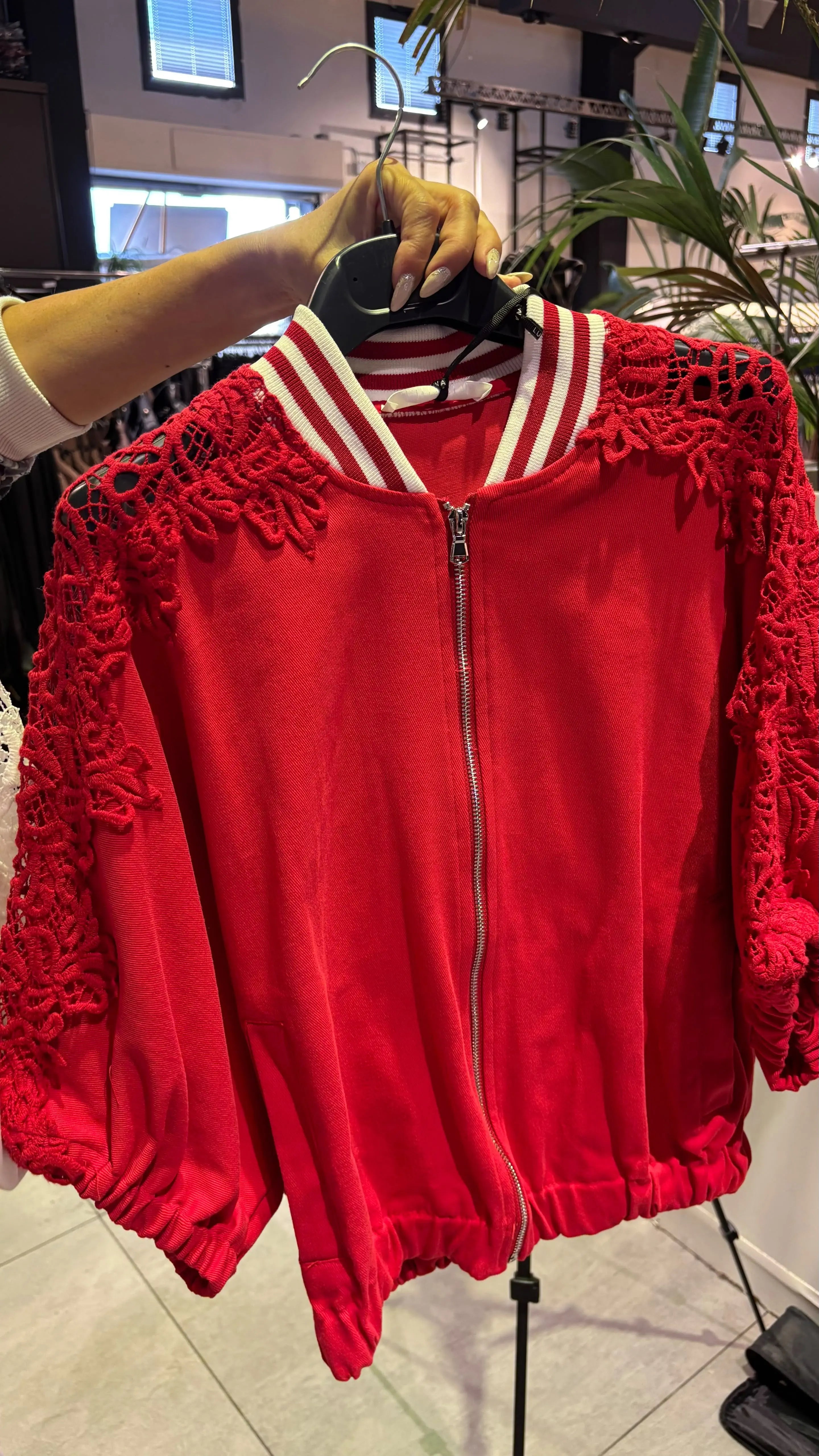 Image of Article LIVE 101 VESTE DENTELLE Les Folies d'Alex