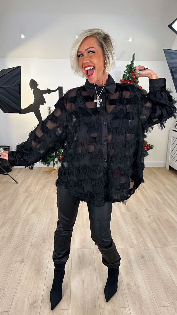 chemise_étoile_femme_oversize_fluide_transparente_look_chic_franges_aérienne_moderne_soirée_réveillon_noel_élégante_fashion_mode