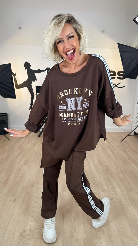 jogging_femme_manhattan_streetwear_asymétrique_bandes_latérales_inspiration_addidas