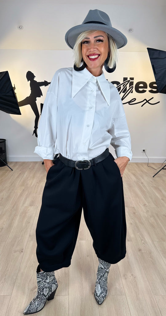 pantalon_femme_ballon_noir_7/8_élégant_frabrication_italienne_chic_moderne_oversize_cofortable_féminin