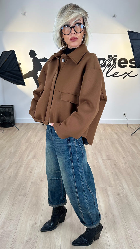 veste_femme_marron_vert_tendance_hiver_urbaine_néopréne_asymétrique_