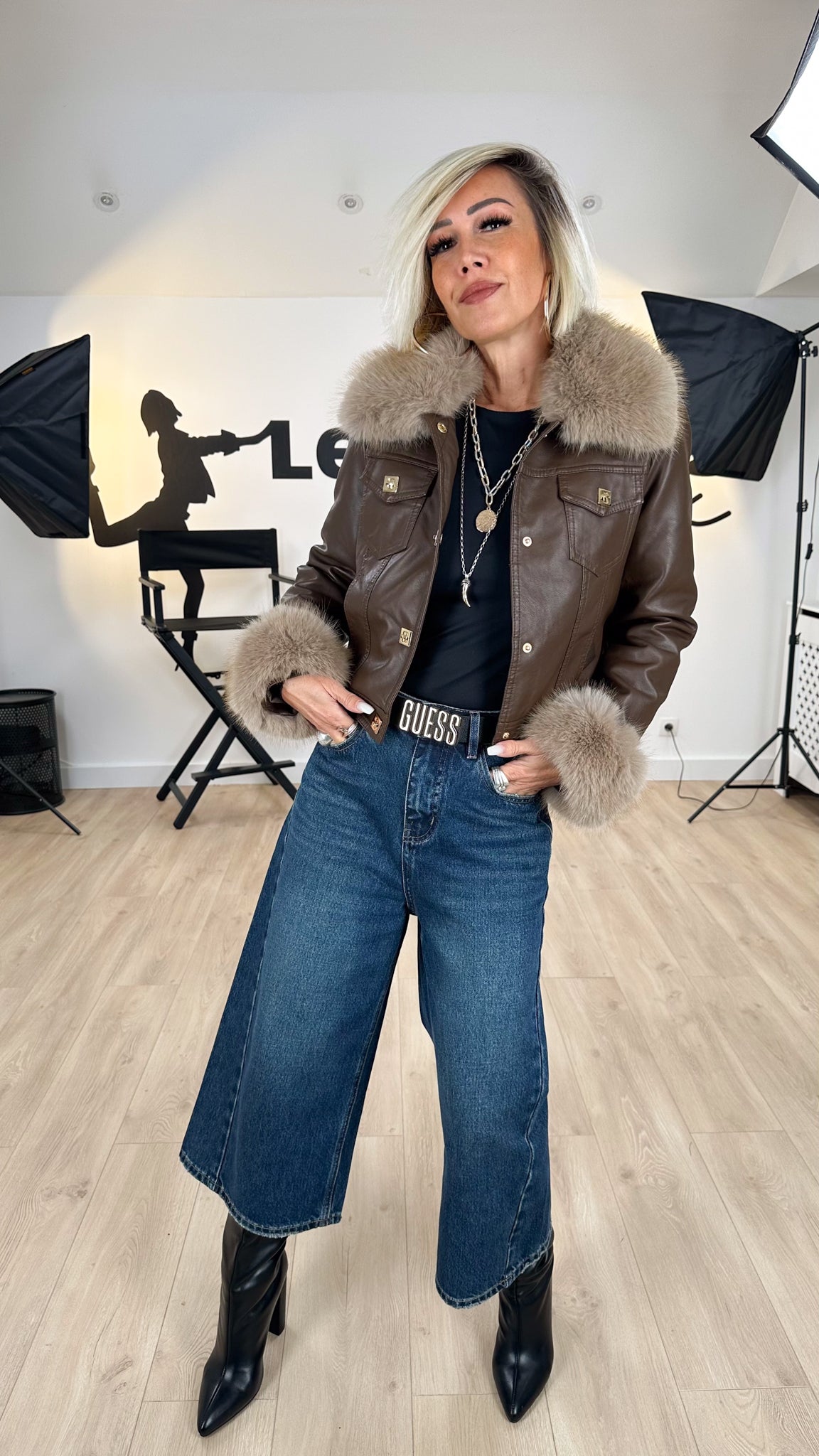 veste_simili_femme_élégante_fourrure_rétro_souple_qualitatif-chic_look_vintage_seventies